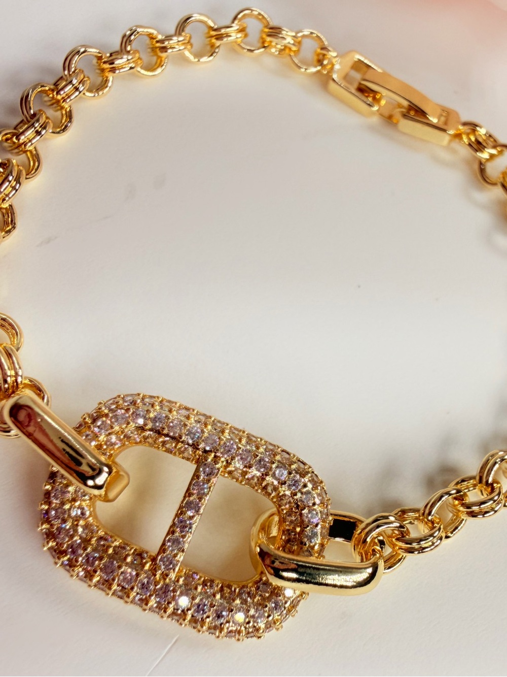 Gold bracelet with diamond-like stones#luxury#B088060